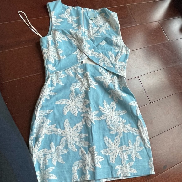 Cece tropical shift dress with cutout - Picture 1 of 3
